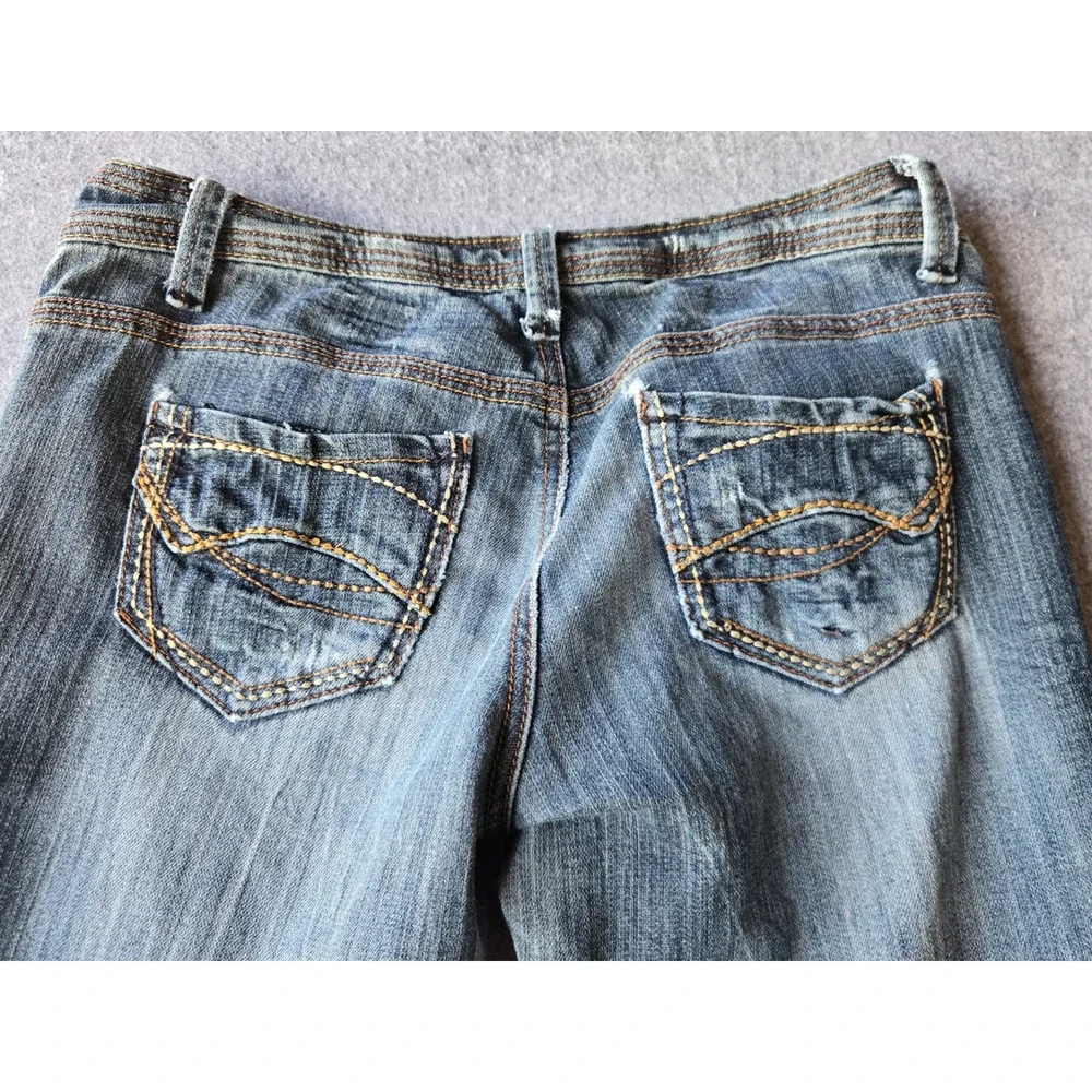 Rue 21 Strait Leg Low Rise Women's Jeans Distressed Med Wash Size 5/6 (30